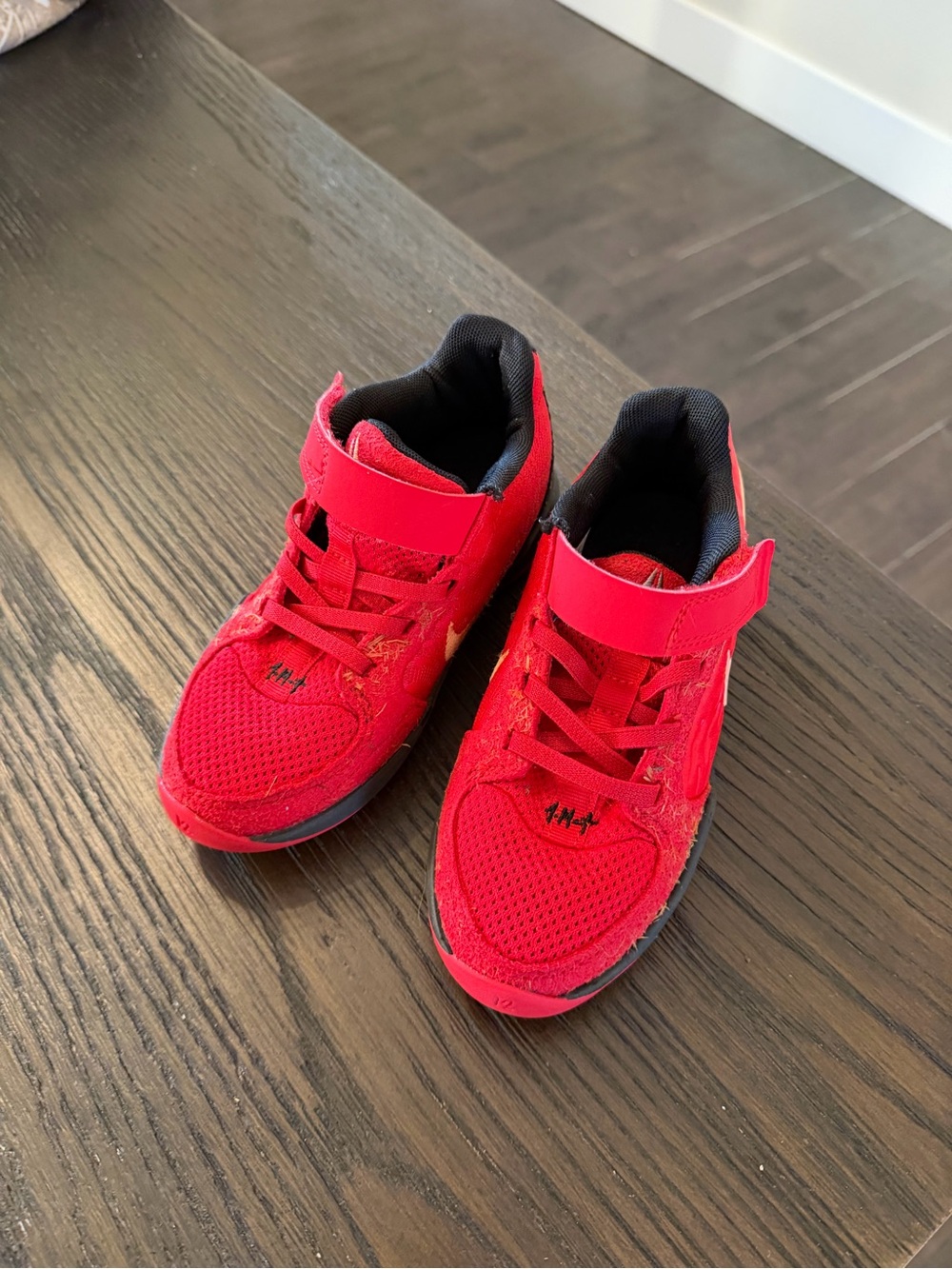 Nike Kids Red Sneakers with Gold Swoosh - Picture 5 of 8